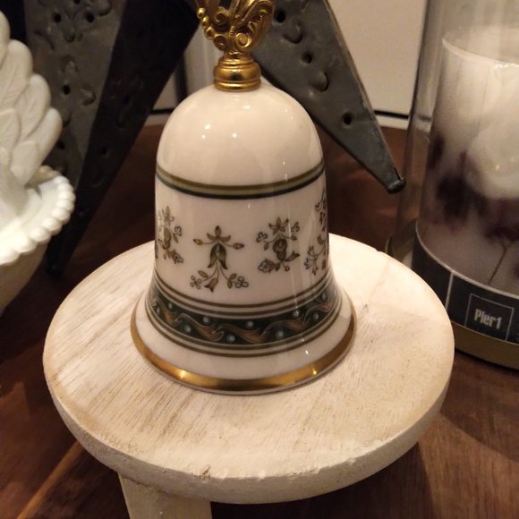 5+ item Surprise Bundle🏺👜💍👠Vtg/vtg Feel Decor&L🌻🌻ks FREE SHIP🛍️🍽️ 🥂🥃☕ - Picture 3 of 15